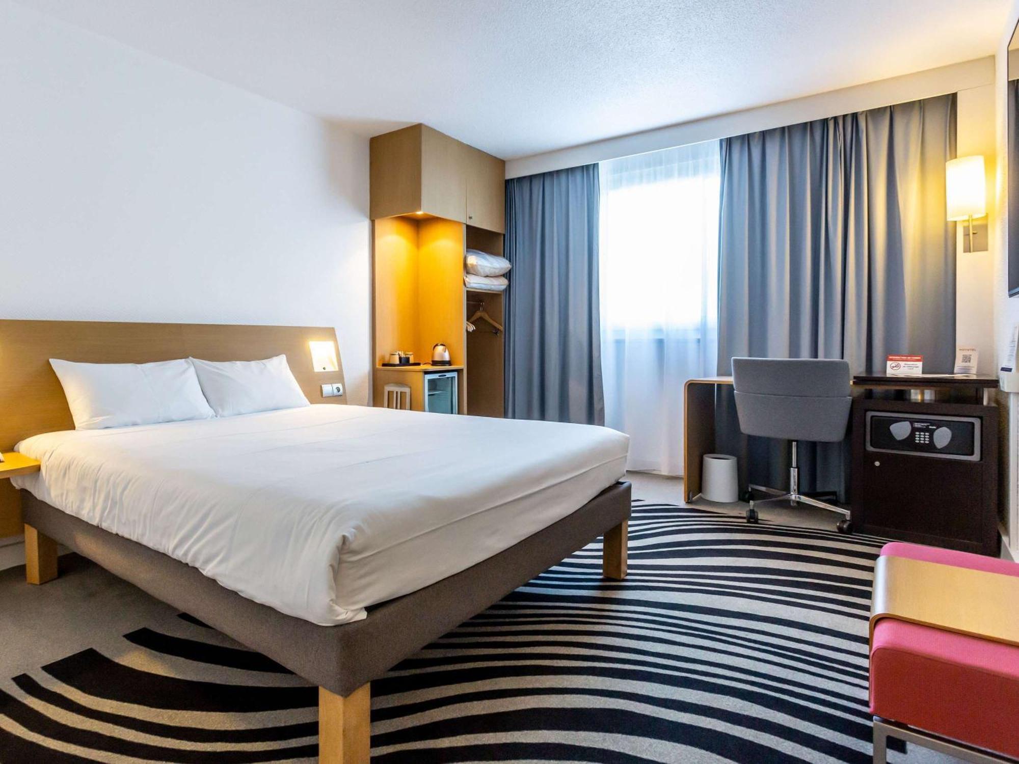 โนโวเทล บูร์ฌ Hotel บัวร์ ภายนอก รูปภาพ